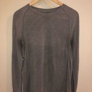 Lululemon men’s long sleeve Metal Vent tech shirt